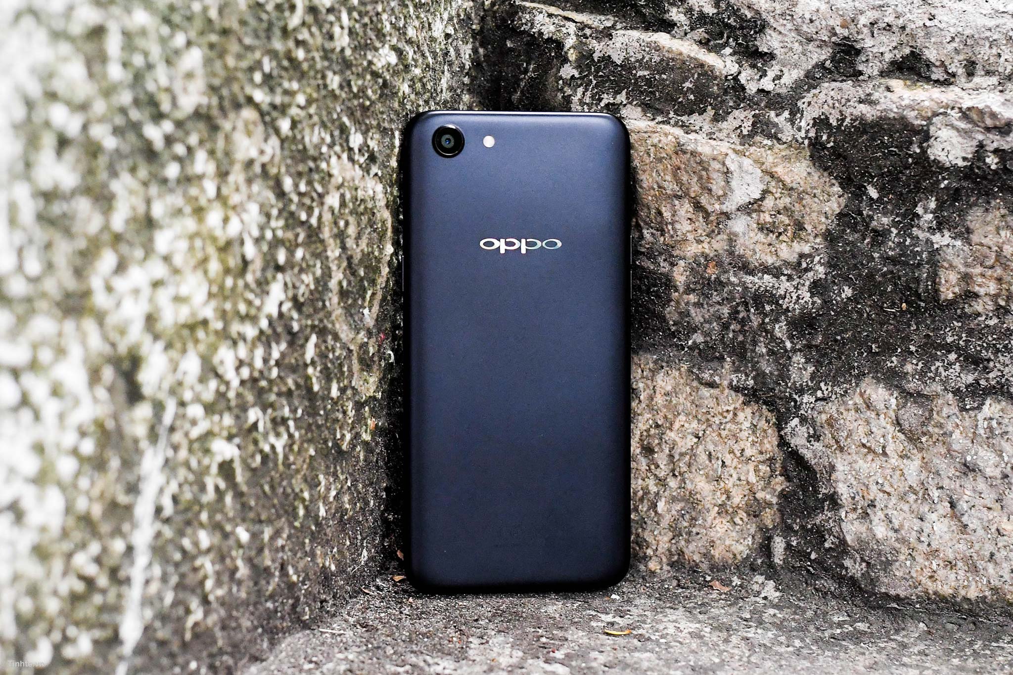 Đánh giá OPPO A83: màn hình 18:9, camera selfie có AI, chip Helio P23, giá  5 triệu