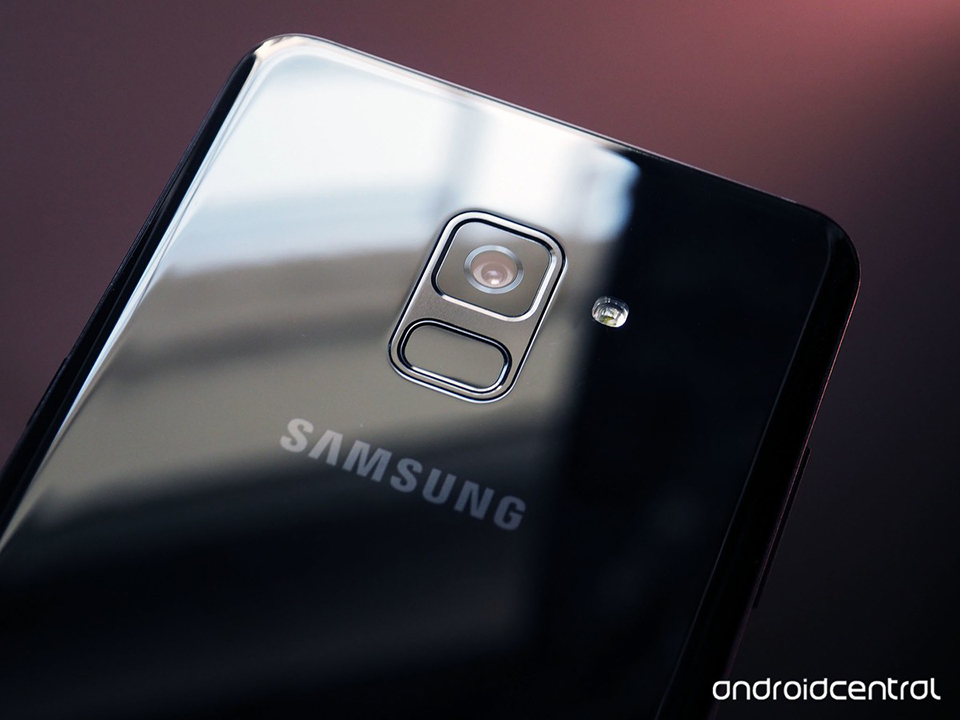 Đoán thiết kế của Galaxy S9 thông qua Galaxy A8+
