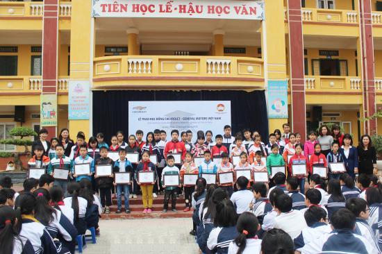 GM Việt Nam tặng học bổng cho 50 học sinh khó khăn ở Hà Nội