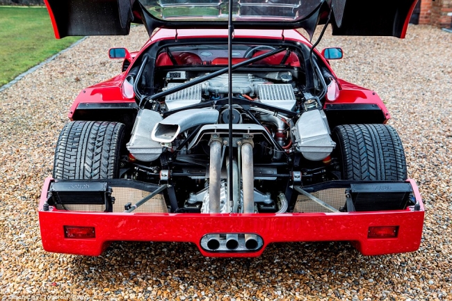 Loạt ảnh Ferrari F40 tay lái phải, giá 63 tỷ đồng