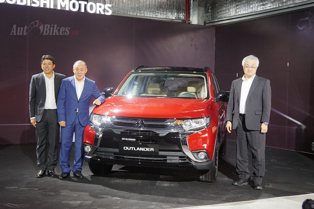 Mitsubishi Outlander 2018 lắp ráp trong nước có giá dao động từ 808 triệu đến 1,1 tỷ