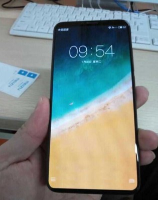 Những bức ảnh "trên tay" đầu tiên của Meizu 15 Plus đã xuất hiện