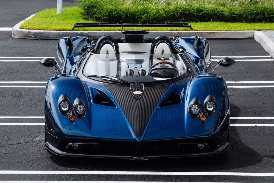 Pagani sẽ trưng bày hai siêu phẩm tại Geneva 2018 để mừng đạt kỷ lục doanh thu