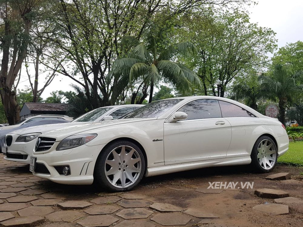 Bắt gặp Mercedes CL63 AMG giữa "thanh thiên bạch nhật"
