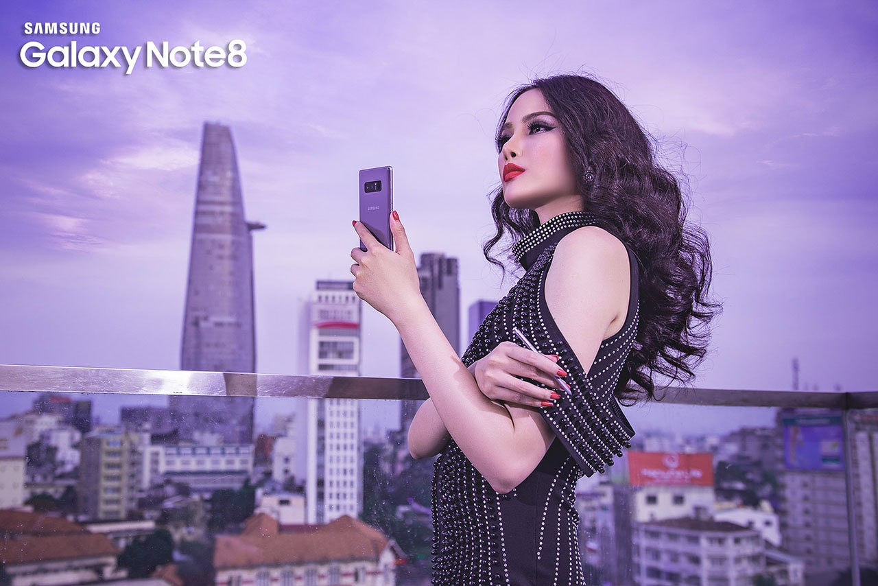 Chiêm ngưỡng bộ ảnh Galaxy Note 8 cùng lời chúc một năm mới lên đỉnh thành công