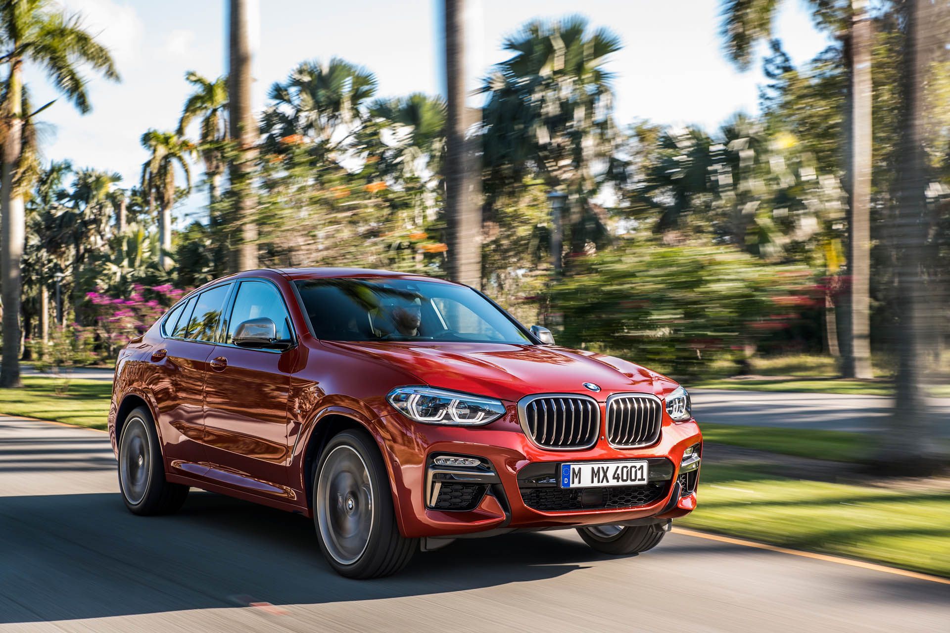 Chi tiết BMW X4 lớn hơn nhưng nhẹ hơn và bóng bẩy hơn, giá từ 1,14 tỷ đồng