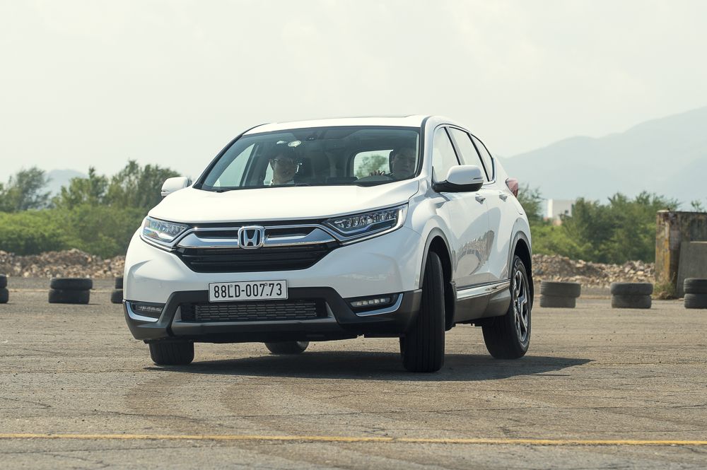 Honda Việt Nam đưa ra lời giải thích về việc đại lý ép khách hàng mua phụ kiện khi mua CR-V 2018