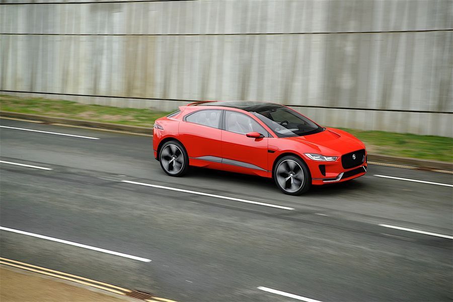 Jaguar I- PACE lăn bánh trong thời tiết nhiệt độ thấp tới -40°C