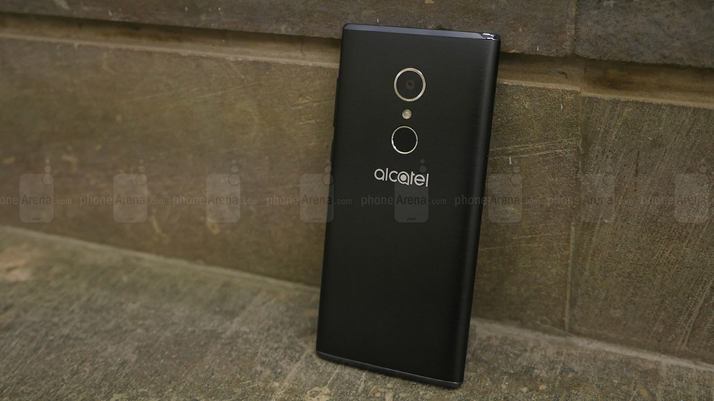 [MWC 2018] Trên tay Alcatel 5: Smartphone thiết kế rất đẹp trong tầm giá 6.4 triệu đồng