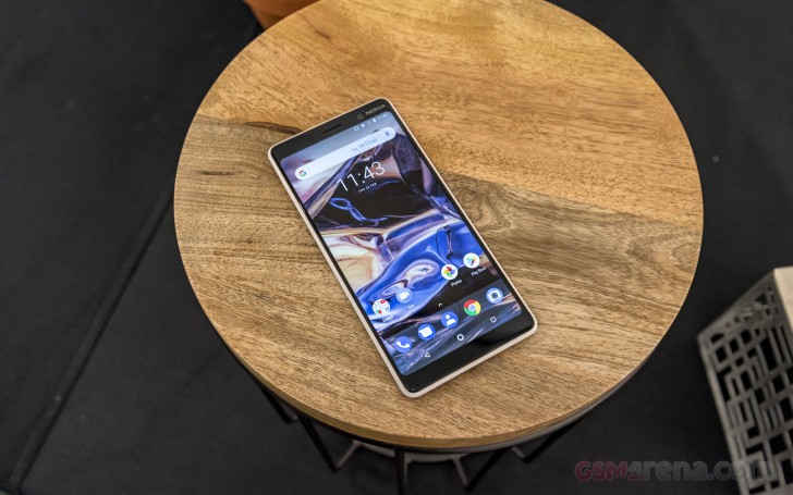 [MWC 2018] Trên tay okia 7 Plus: Chiếc điện thoại Nokia đẹp nhất hiện tại