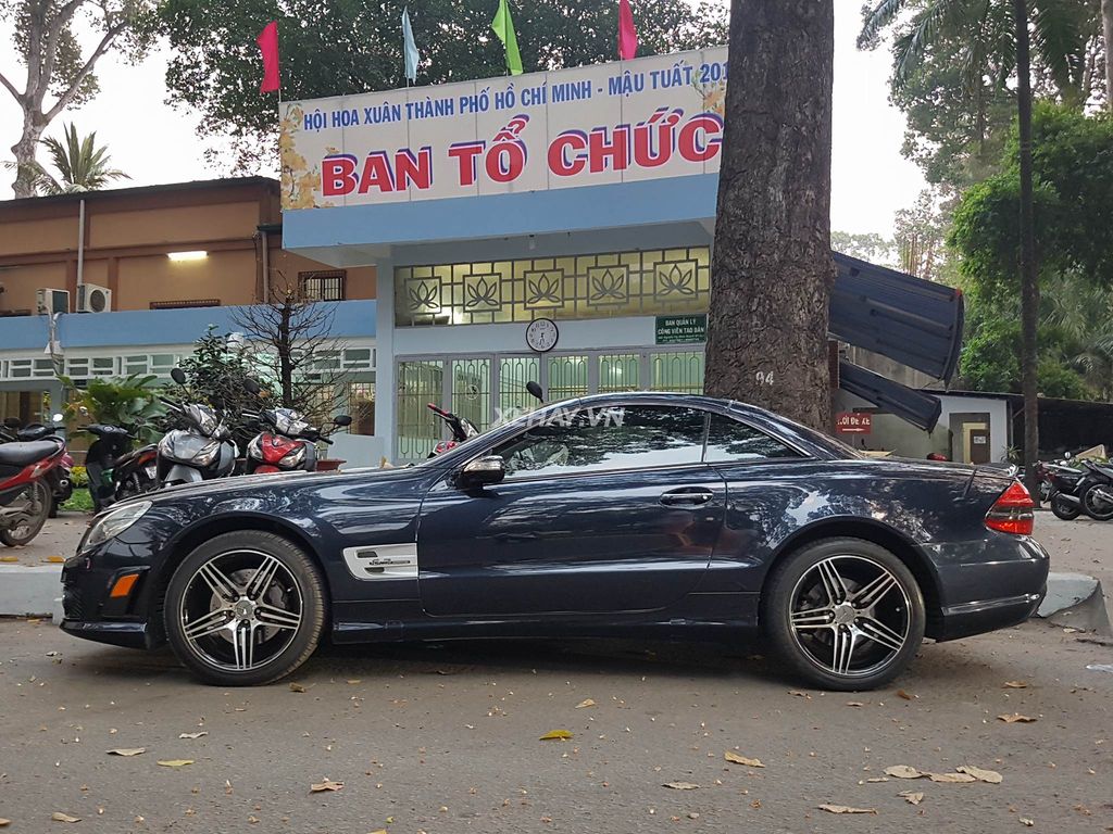 Sài Gòn: Mercedes-Benz SL 63 AMG của