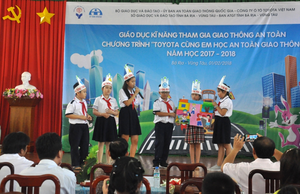 Tăng cường đào tạo an toàn giao thông cho giáo viên và học sinh