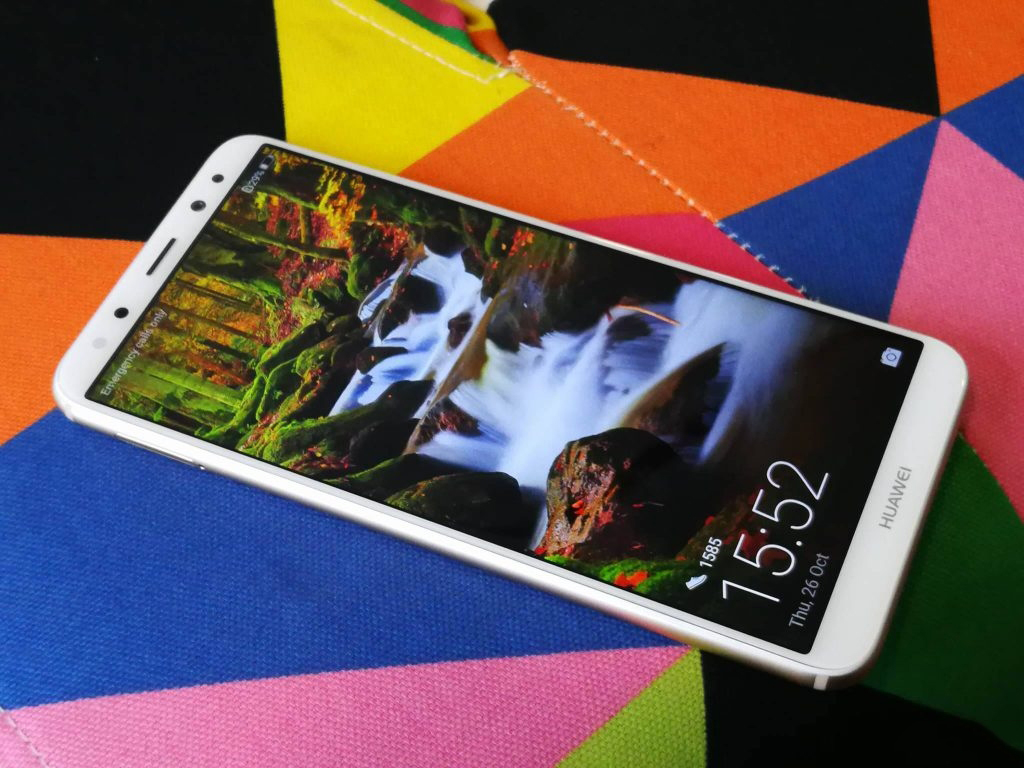 Những smartphone thiết kế đẹp mắt, giá phải chăng cho ngày 8/3