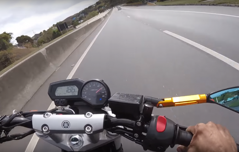 Quái vật Yamaha FZ6 đạt vận tốc 186km & cái kết thật bất ngờ