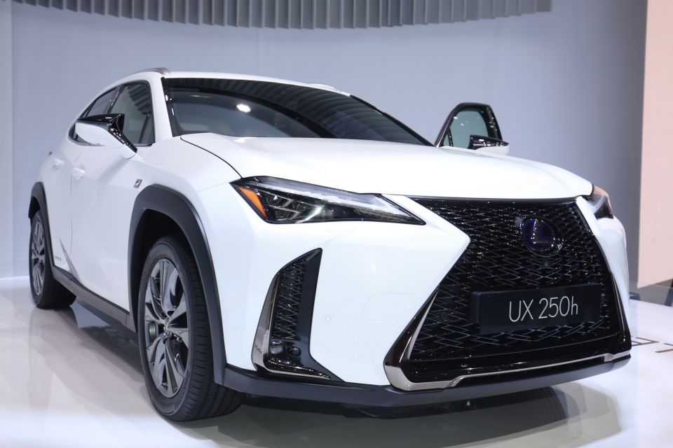 [Geneva 2018] Cận cảnh Lexus UX hoàn toàn mới vừa ra mắt