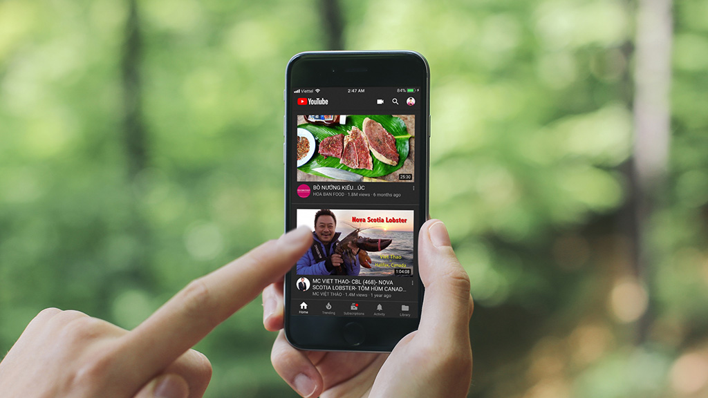 Cách bật chế độ dark mode trên YouTube dành cho smartphone