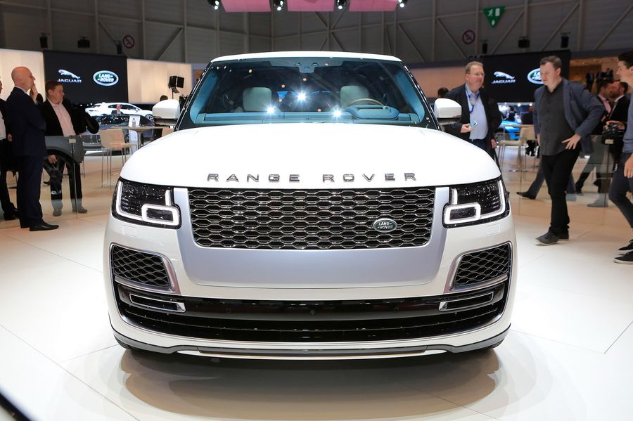 Range Rover SV Coupe sẽ được bán ra tại Anh từ quý 4 năm 2018 với giá 7,59 tỷ đồng