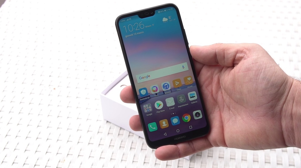 Xuất hiện video trên tay và trải nghiệm chiếc Huawei Nova 3e tại Ý