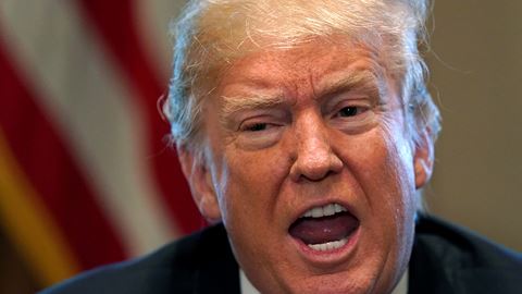Tổng thống Trump có thể vừa khơi mào một cuộc chiến thương mại với châu Âu