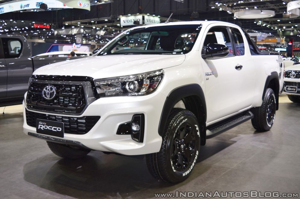 Toyota ra mắt bản facelift cao cấp nhất Hilux Revo Rocco