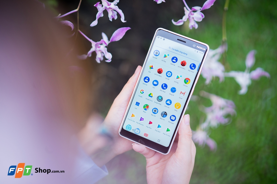 Trên tay nhanh Nokia 7 Plus: Smartphone màn hinh FullView đầu tiên của Nokia năm 2018