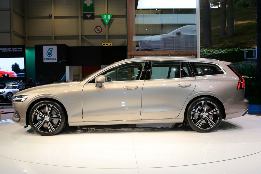 Volvo V60 hoàn toàn mới chính thức xuất hiện tại Geneva 2018