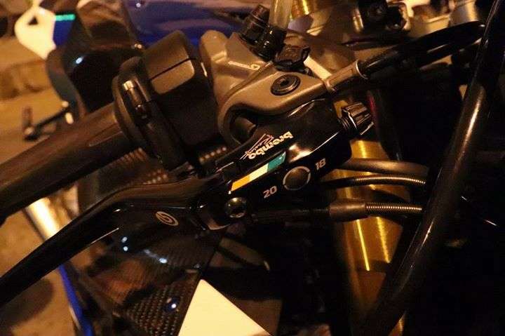 BMW S1000RR độ cá tính độ dáng cùng đồng bọn