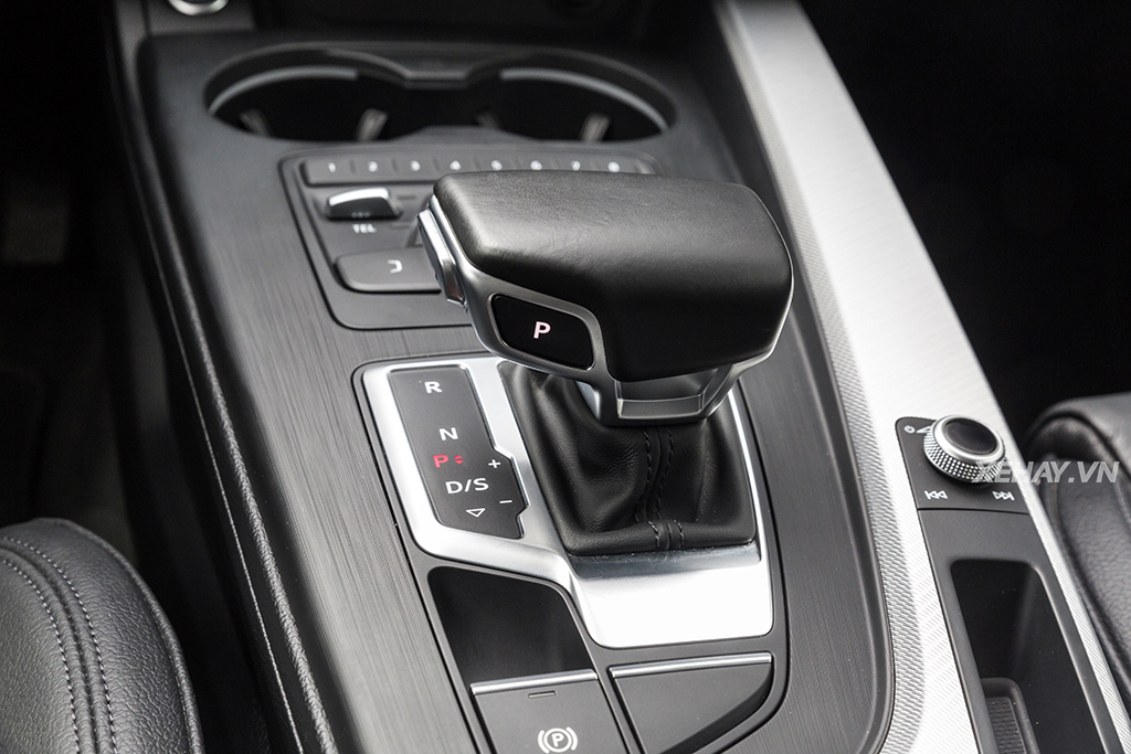 ĐÁNH GIÁ XE] Audi A4 đối đầu Mercedes-Benz C250 Exclusive - Phần 2: Nội  thất » Cập nhật tin tức Công Nghệ mới nhất 