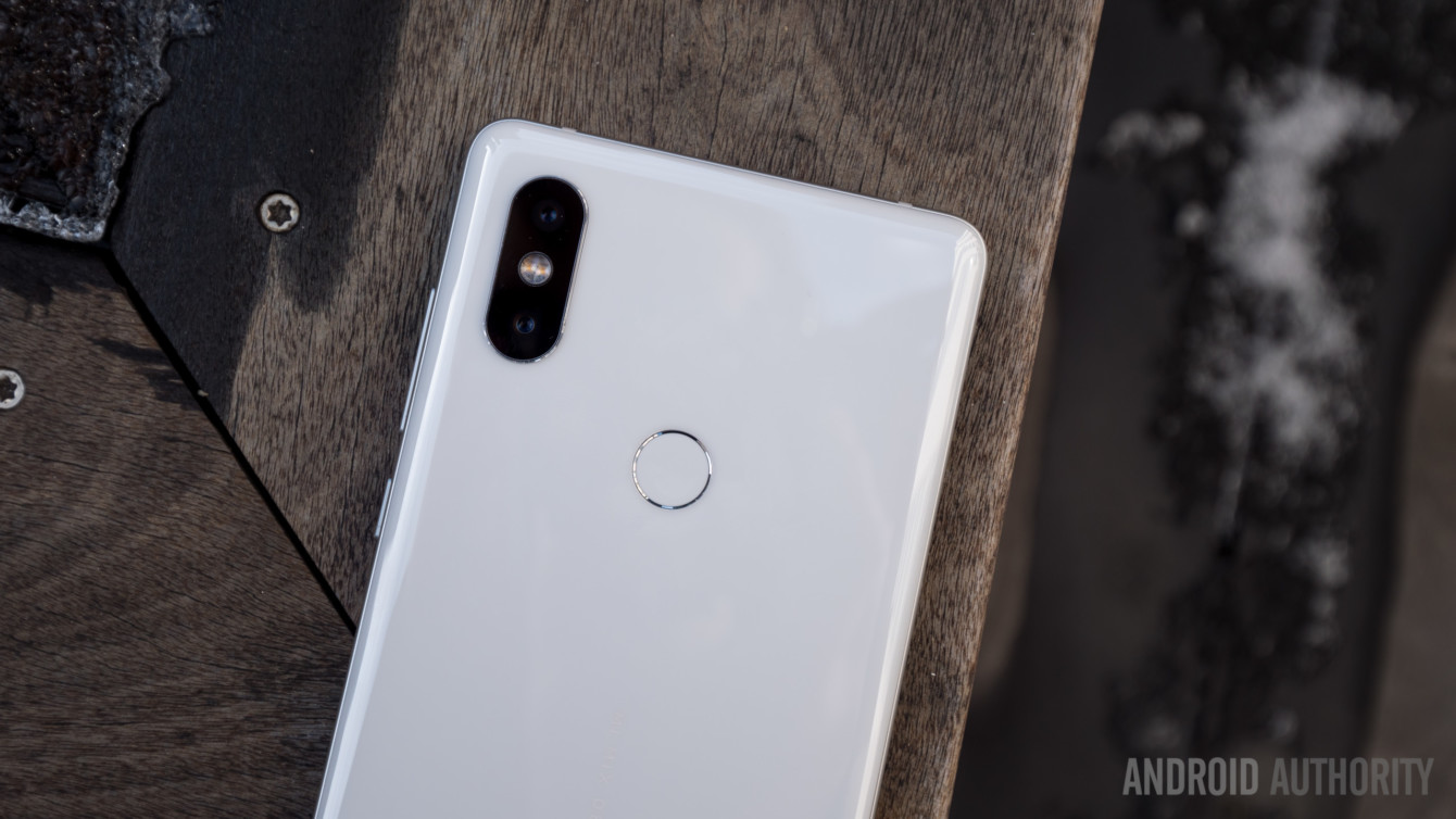 Smartphone chuyên game Black Shark của Xiaomi lộ diện hình ảnh poster