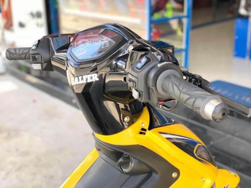 Exciter 135 độ với tuyên bố để trưng không để đi