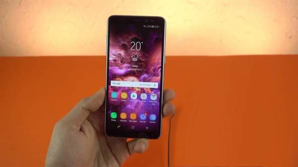 Rò rỉ video trên tay người dùng của Galaxy A9 Star