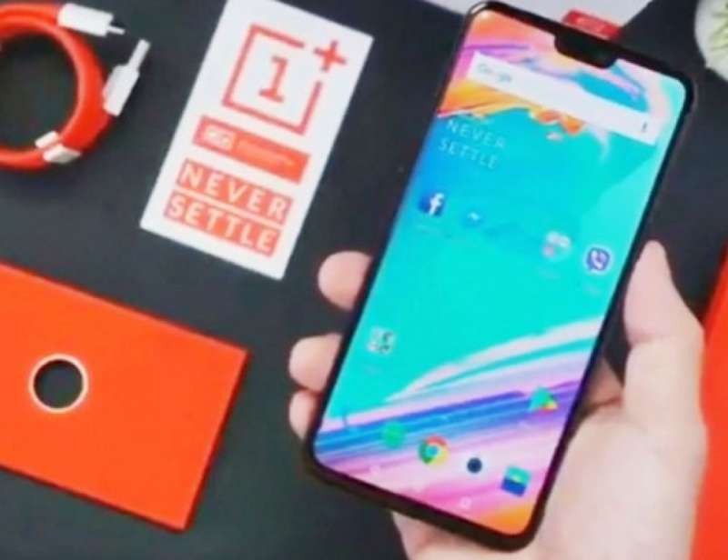 Lộ diện mặt trước OnePlus 6 qua loạt ảnh trên tay người dùng
