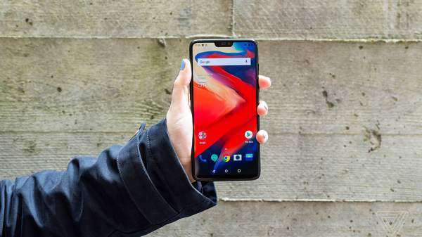 Tính năng mở khóa bằng khuôn mặt trên OnePlus 6 bị lừa bởi một bức ảnh selfie