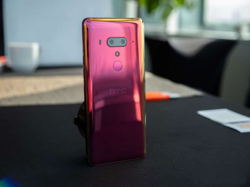 Trên tay nhanh HTC U12+: Có điều gì thú vị đáng để quan tâm?