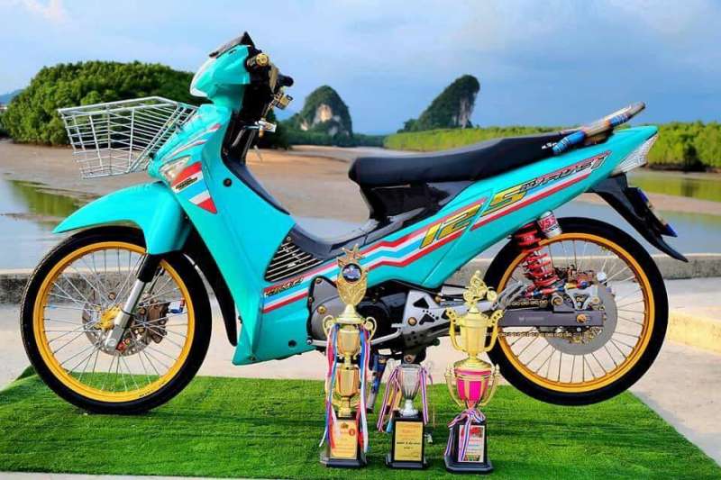 Wave 125i độ hack não người xem bởi hệ thống phanh không giống ai