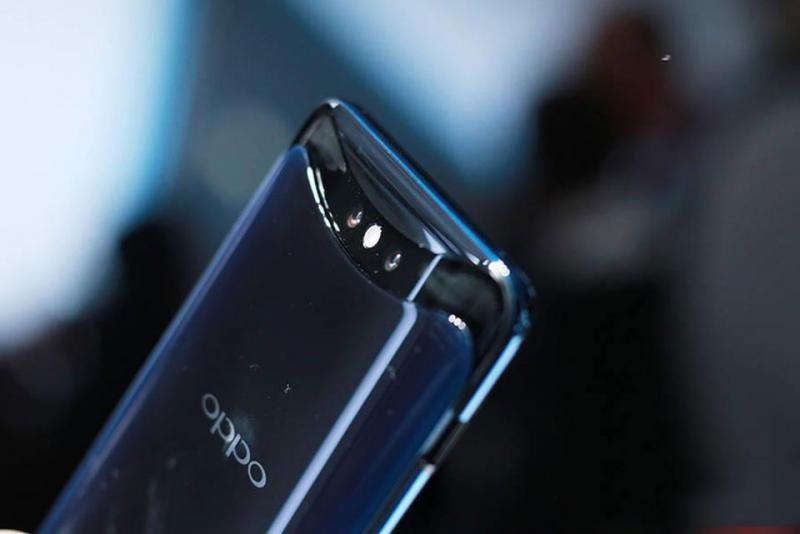 Thanh trượt máy ảnh cơ học trên OPPO Find X có phải là ý tưởng thú vị của năm 2018