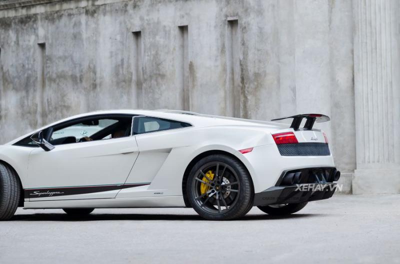 Siêu xe Lamborghini Gallardo Superleggera LP570-4 được thay áo mới