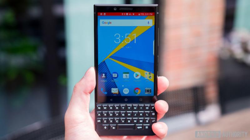 So sánh BlackBerry Key2 và KeyOne: Thiết kế không đổi nhưng mạnh mẽ hơn