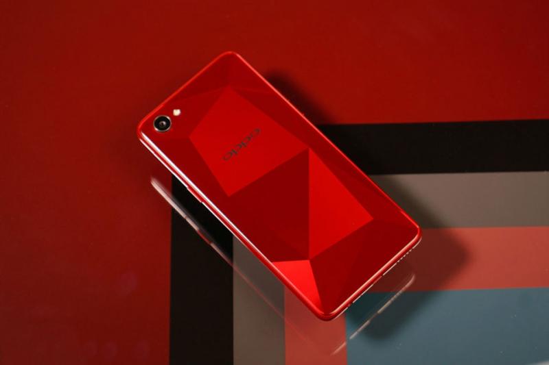 Trên tay OPPO A3: Ngoại hình đẹp, hiệu suất khá ổn, giá bán phải chăng