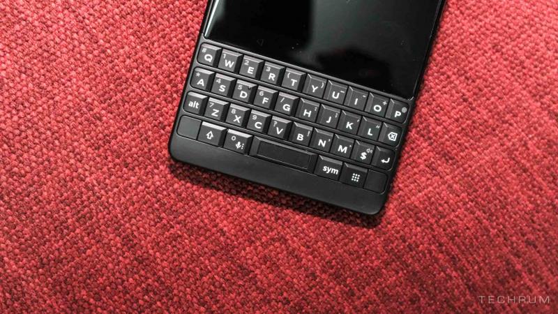Trên tay BlackBerry KEY2 giá 17,5 triệu vừa về Việt Nam