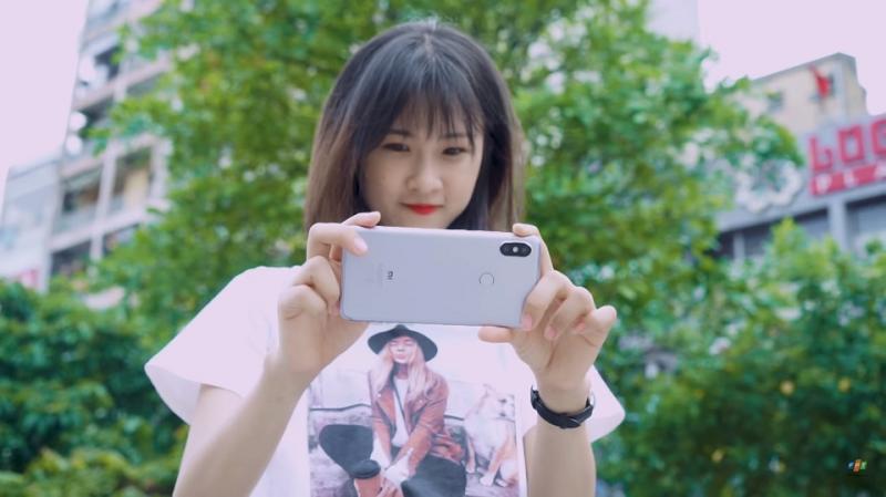 Ghi lại khoảnh khắc vui nhộn của Sài Gòn qua ống kính Redmi S2