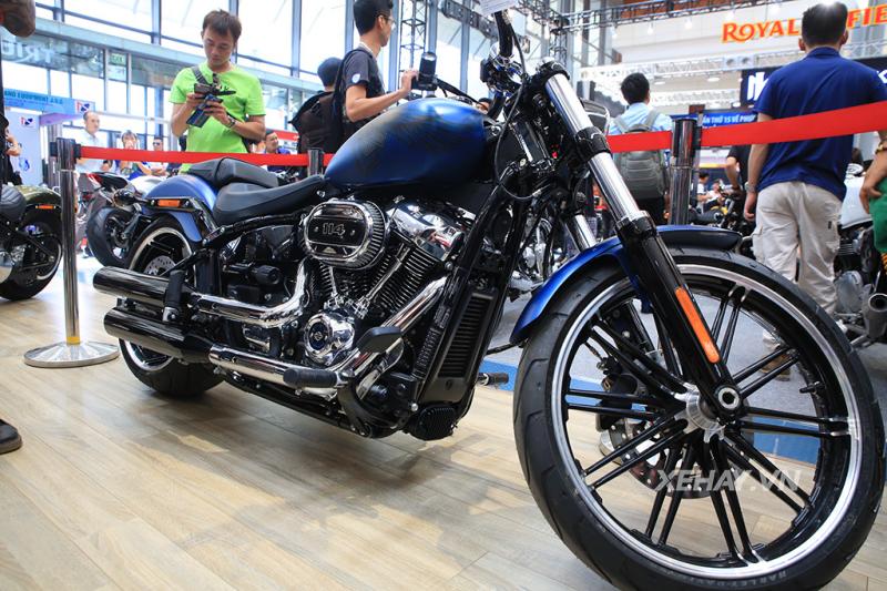 [Vietnam Auto Expo 2018] Cận cảnh 2 chiếc Harley-Davidson phiên bản đặc biệt 115 năm