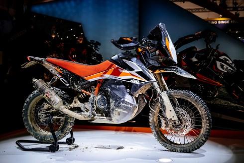 Những phụ kiện “độ” thêm sức mạnh việt dã cho KTM 390 Adventure