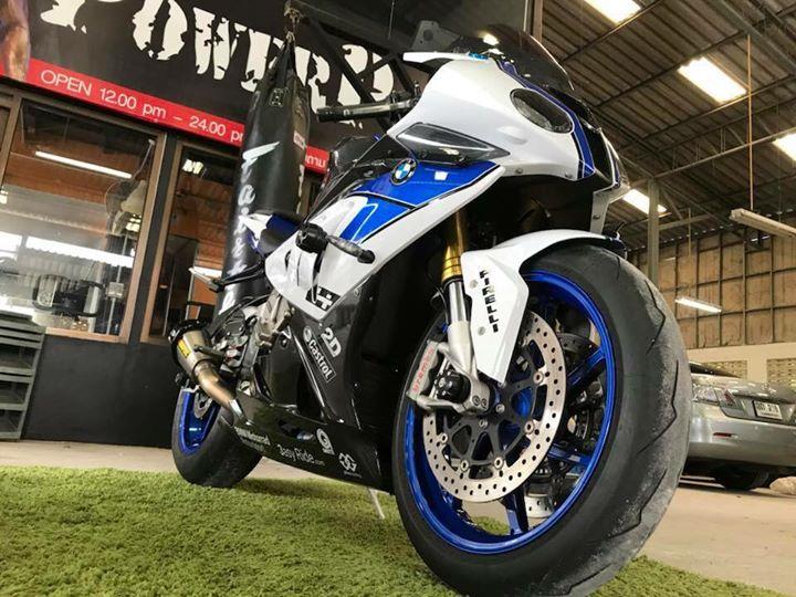 Chiêm ngưỡng màn nâng cấp nhẹ của BMW HP4