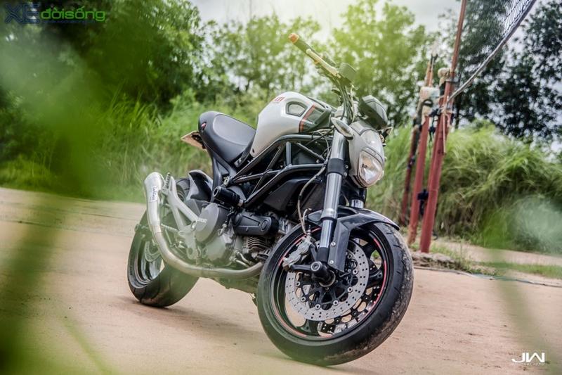 Xem chi tiết Ducati Monster 795 độ carbon từ workshop Tí-Dylan