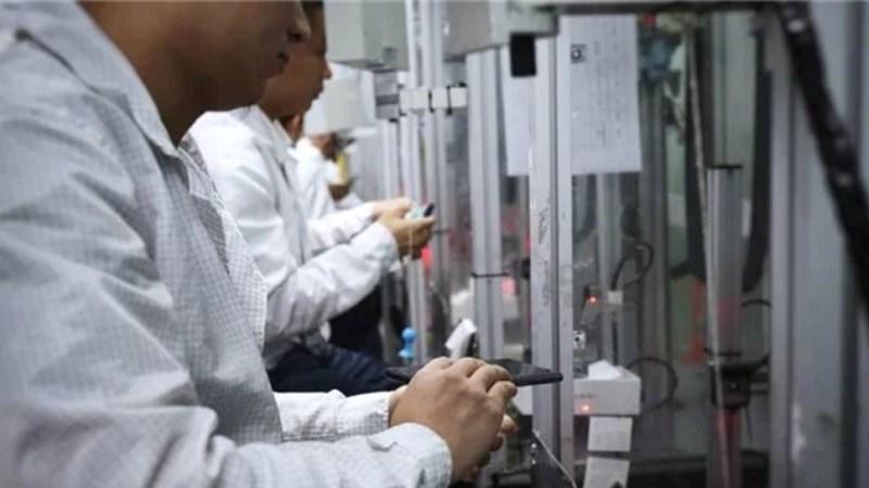 Cận cảnh quá trình sản xuất OPPO Find X trong nhà máy