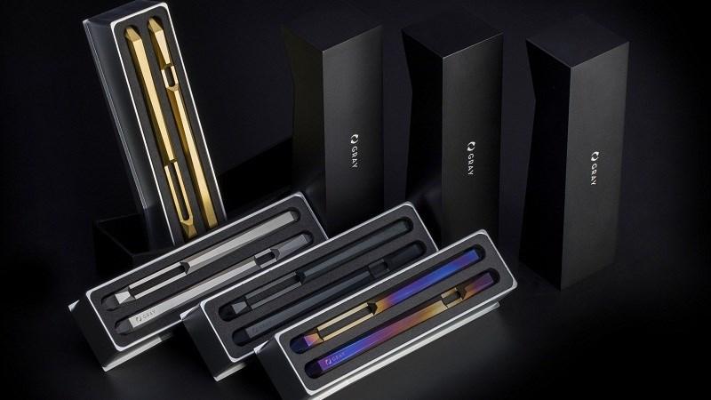 Cận cảnh ốp lưng Gray Advent Collection dành cho iPhone