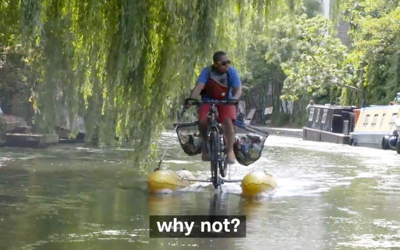 Xe đạp đi trên nước – ý tưởng tuyệt đỉnh cho giao thông Việt Nam?