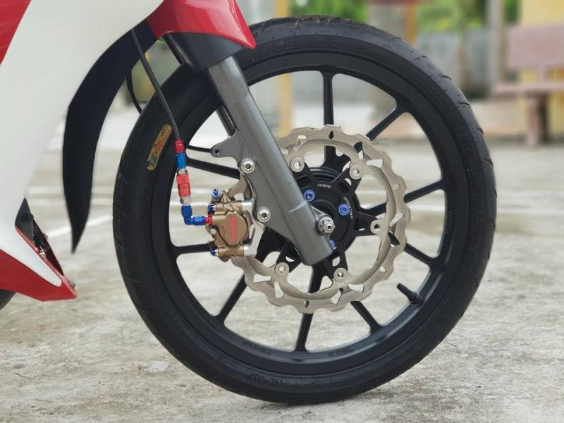 Yaz 125 độ với dàn chân hơn 'trăm củ' đầy mê hoặc