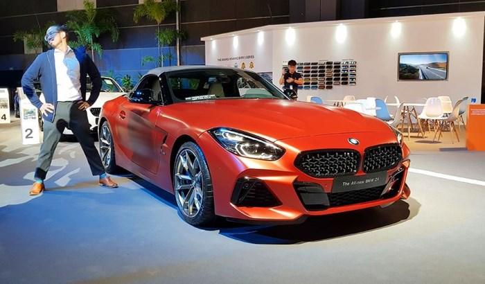 BMW mang nhiều mẫu xe mới giới thiệu đến khách hàng ở Singapore